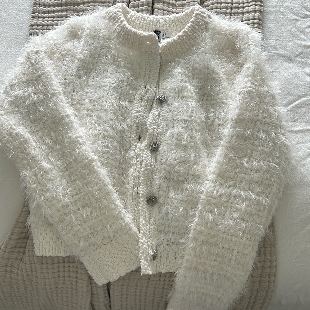 H&M eyelash button down white cardigan size small